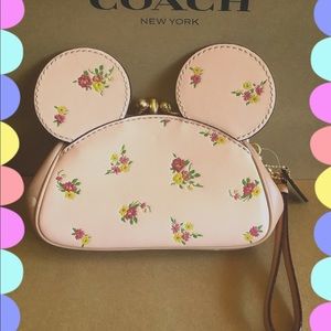 SOLD🚨COACH KISSLOCK WRISTLET FLORAL+ MINNIE MOUSE